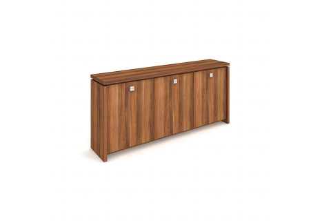 Skříň třídveřová, zavřená A 2 3 00