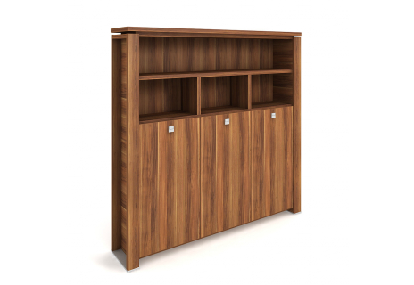 Skříň třídveřová s věšákem, zavřená - otevřená E 5 3 03